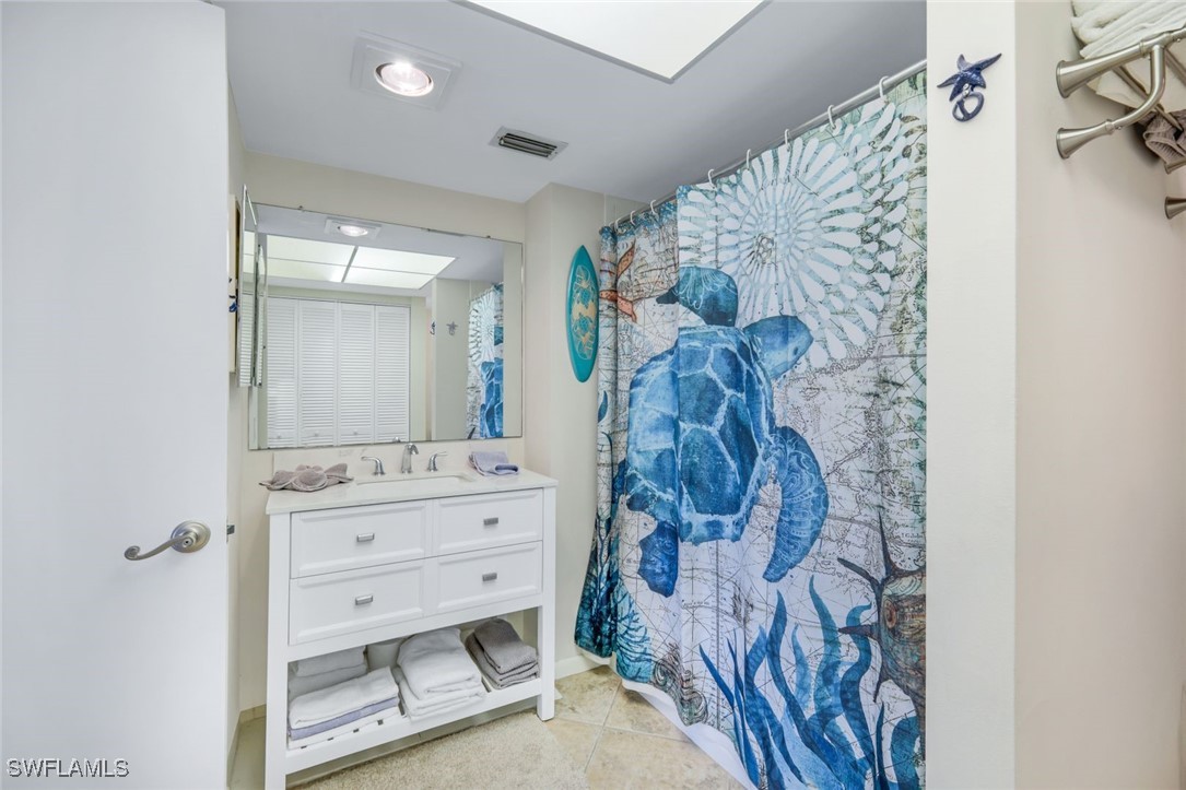 2 Bed Condominium for Sale in Fort Myers Beach, FL, $350,000 — photo 21
