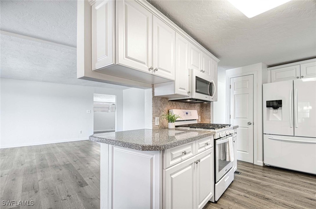 2 Bed ManufacturedHome for Sale in Naples, FL, $295,000 — photo 21