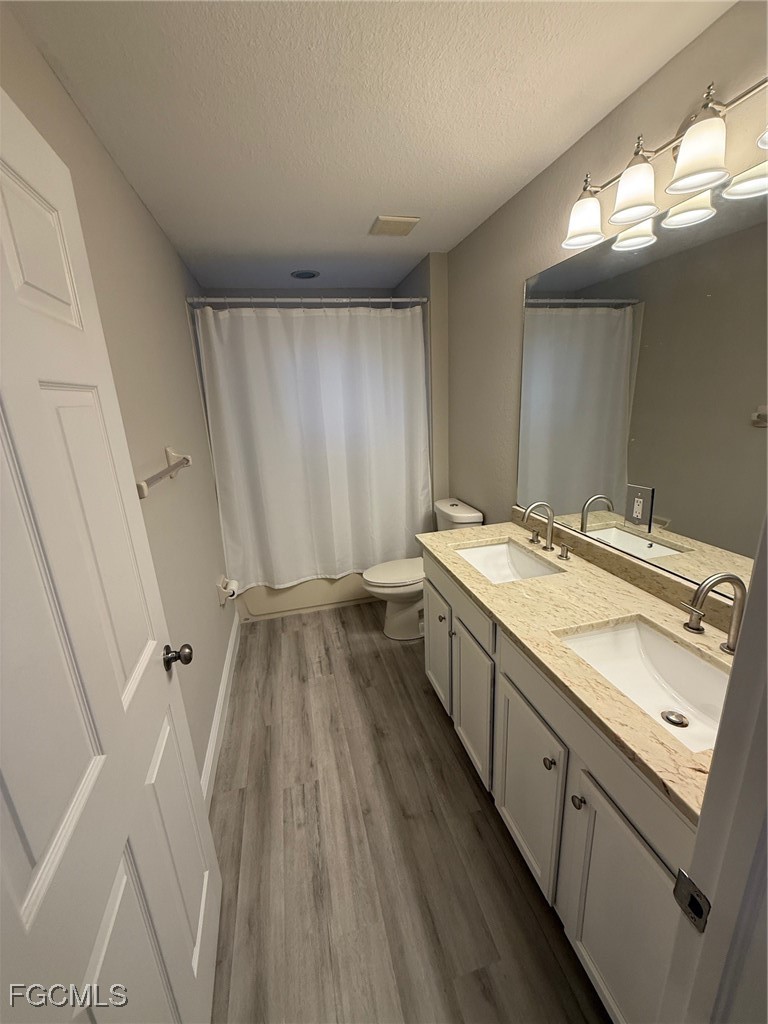 5 Bed Waterfront Home for Sale in Lehigh Acres, photo 21