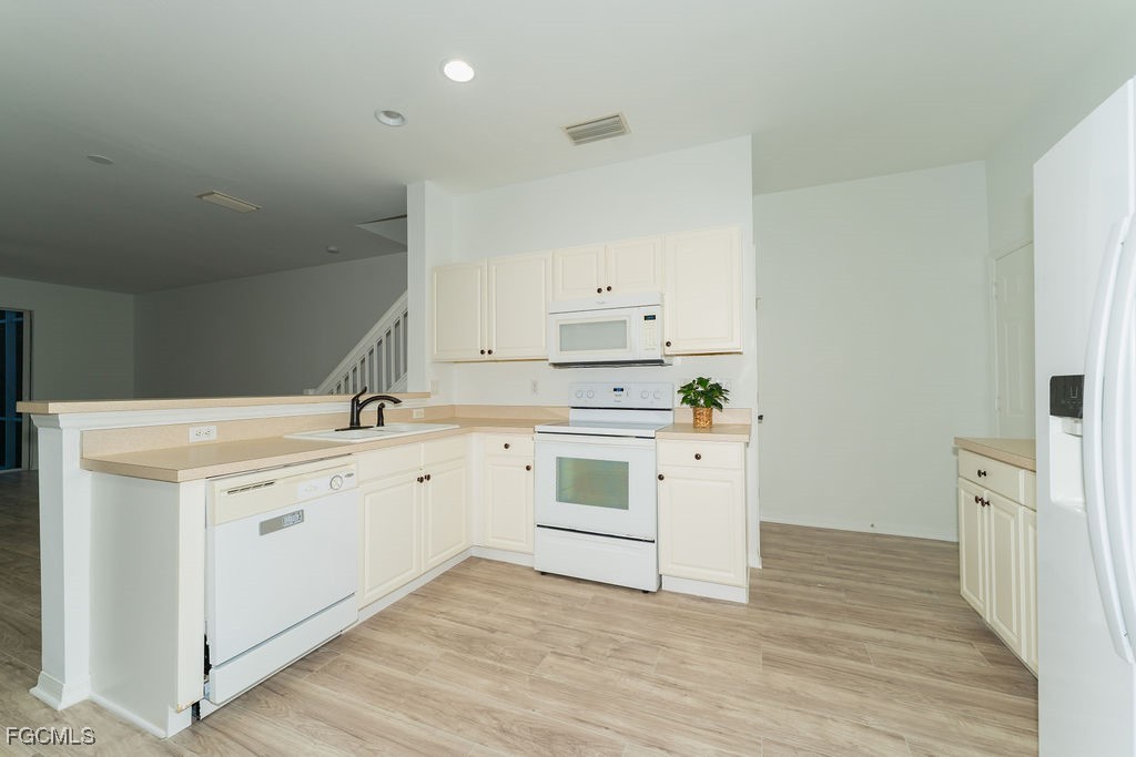 3 Bed Townhouse for Sale in Lakewood Village, photo 21