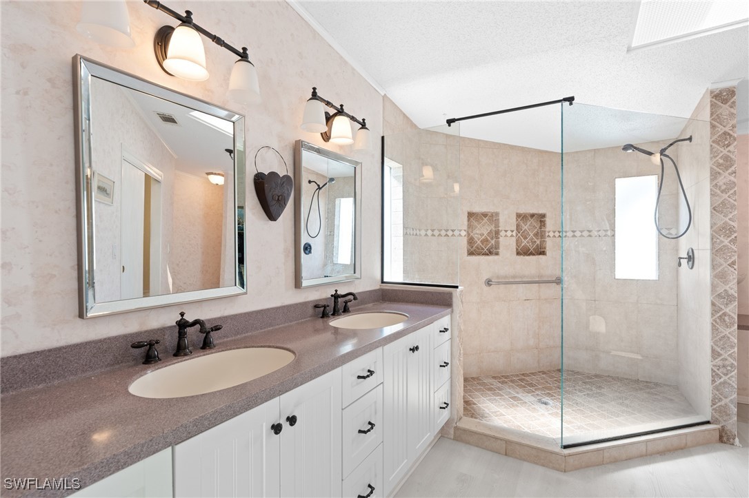 3 Bed ManufacturedHome for Sale in Riverwood, FL, $239,999 — photo 21