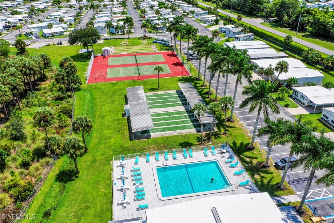 2 Bed ManufacturedHome for Sale in Naples, FL, $149,900 — photo 21
