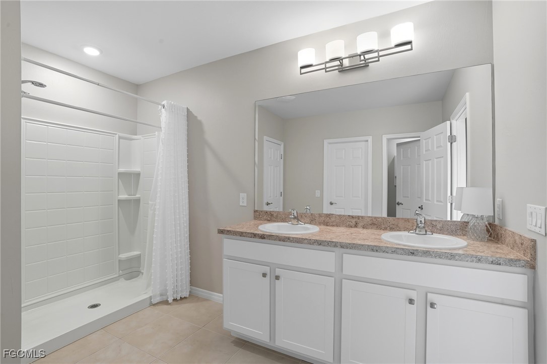 3 Bed SingleFamilyResidence for Sale in Entrada, FL — photo 21