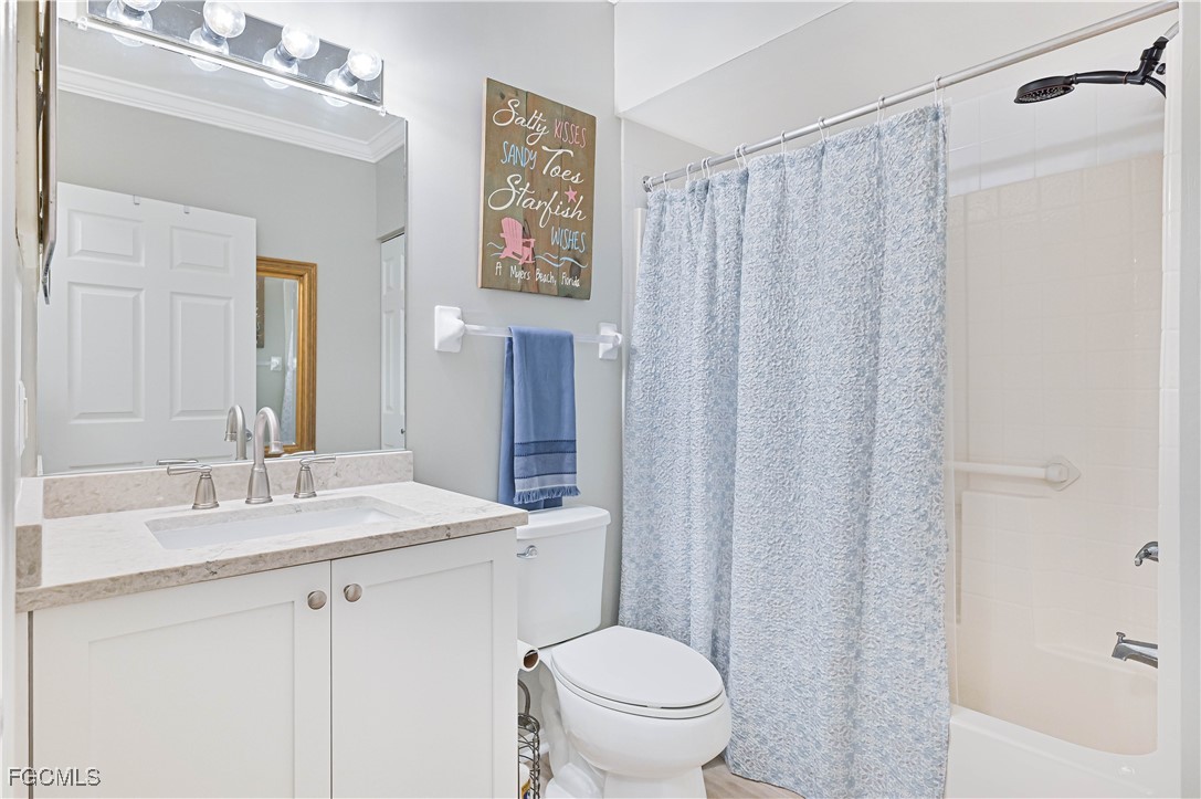 1 Bed Waterfront Home for Sale in Fort Myers, photo 21