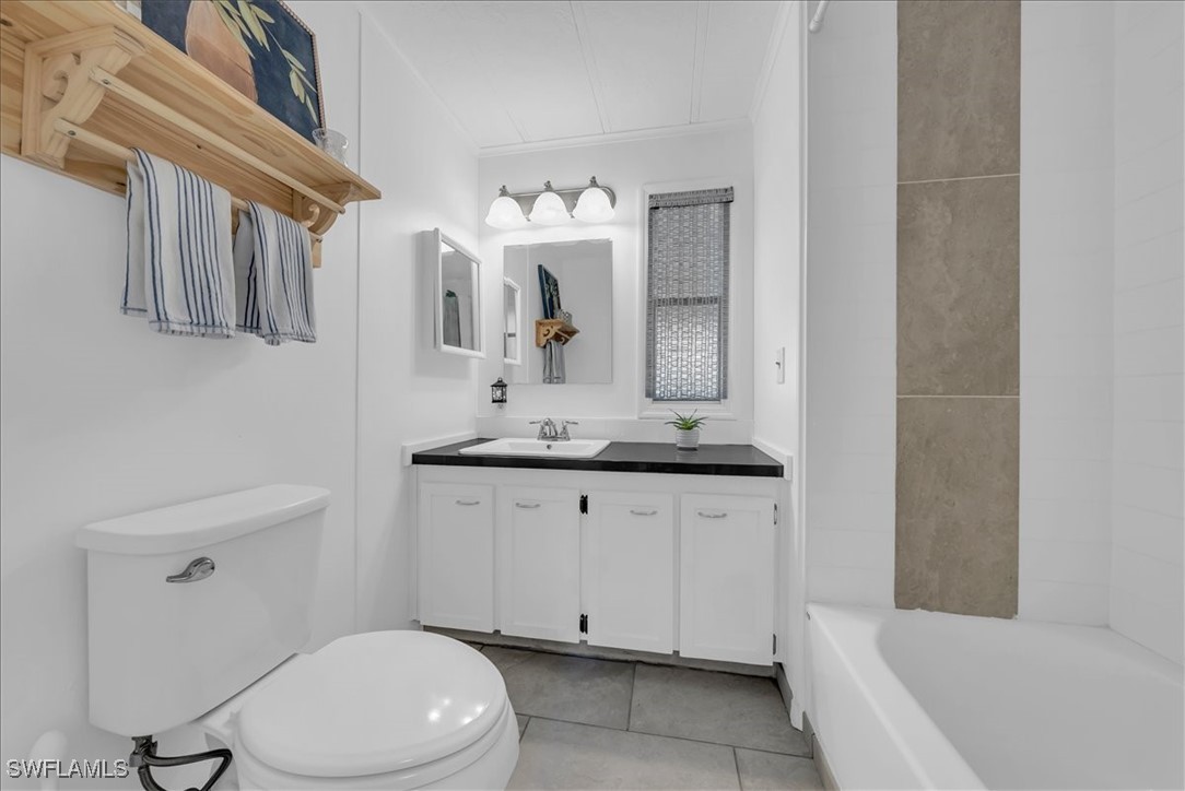 2 Bed ManufacturedHome for Sale in Naples, photo 21