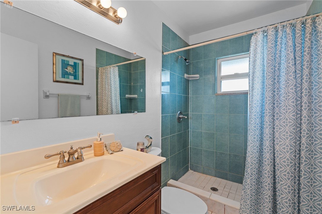 2 Bed Waterfront Home for Sale in Fort Myers, photo 21