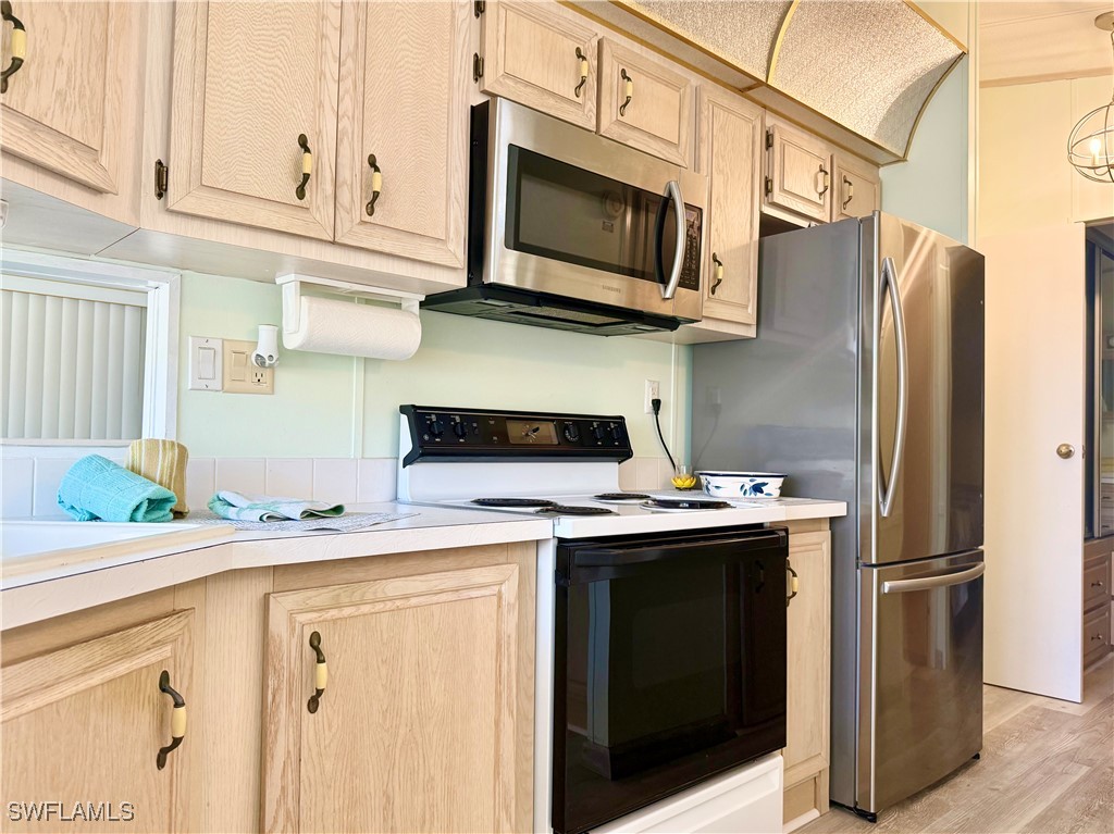 2 Bed ManufacturedHome for Sale in Naples, FL, $158,000 — photo 21