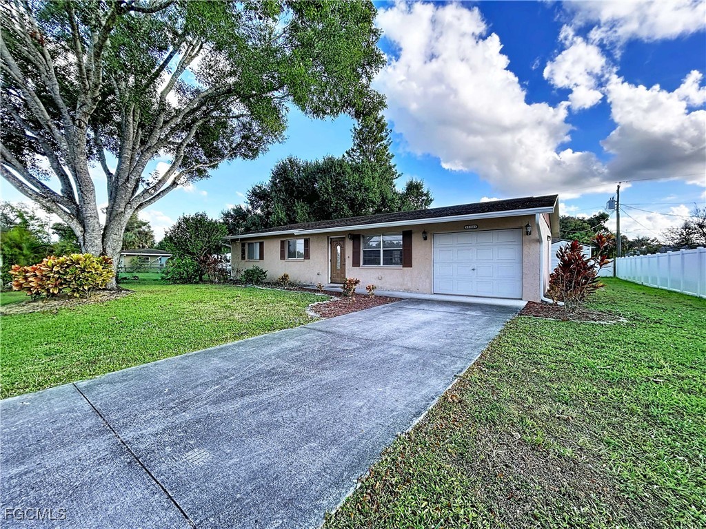 3 Bed SingleFamilyResidence for Sale in Fort Myers, photo 21