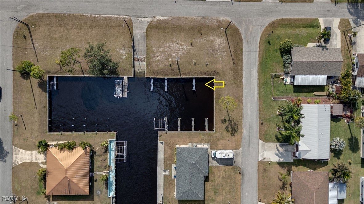 2 Bed Waterfront Home for Sale in Fort Myers, photo 21