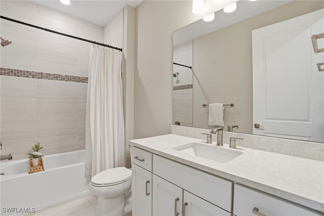 3 Bed SingleFamilyResidence for Sale in Estero, photo 21