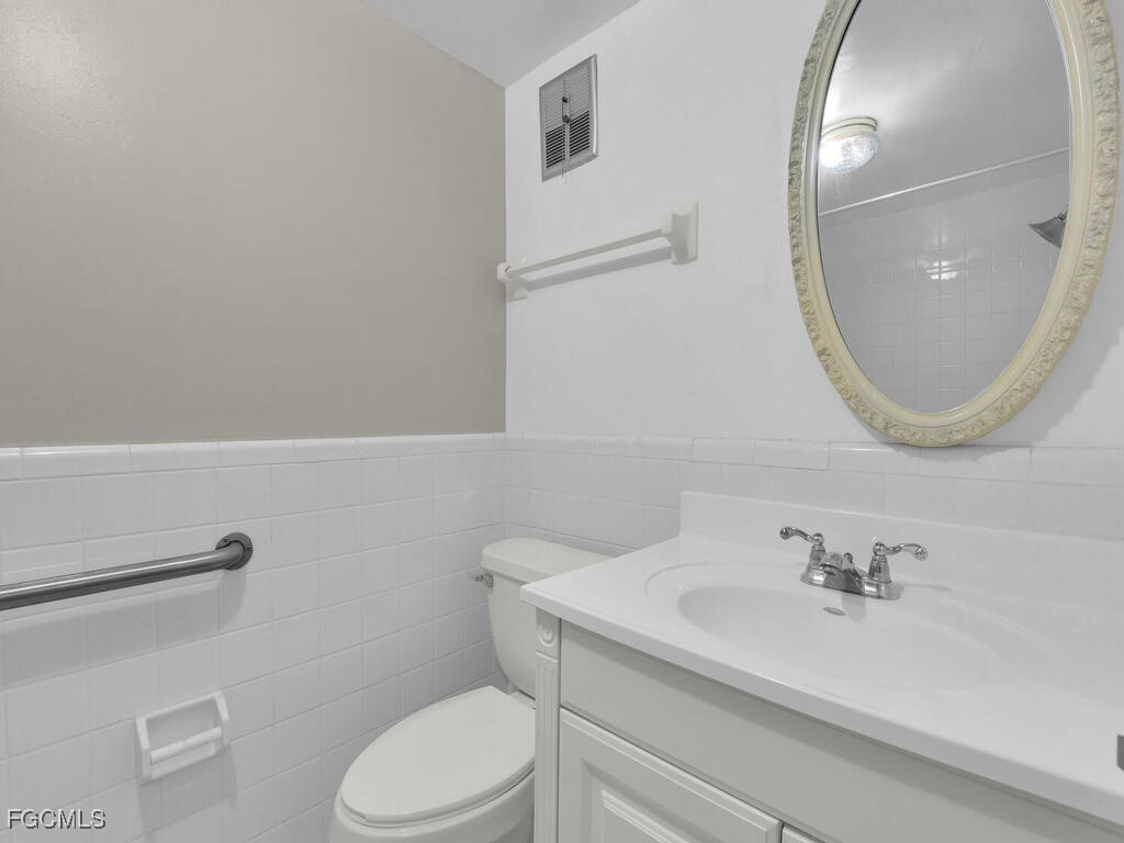 2 Bed Waterfront Home for Sale in Mark I, photo 21