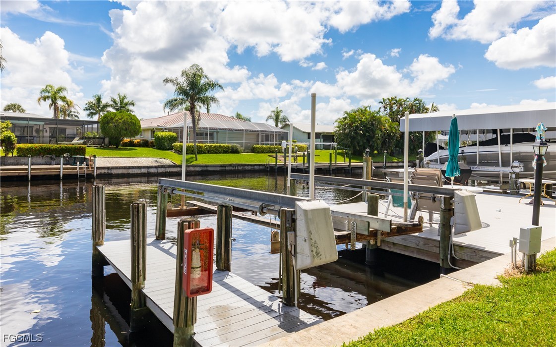 2 Bed Waterfront Home for Sale in Cape Coral, photo 21