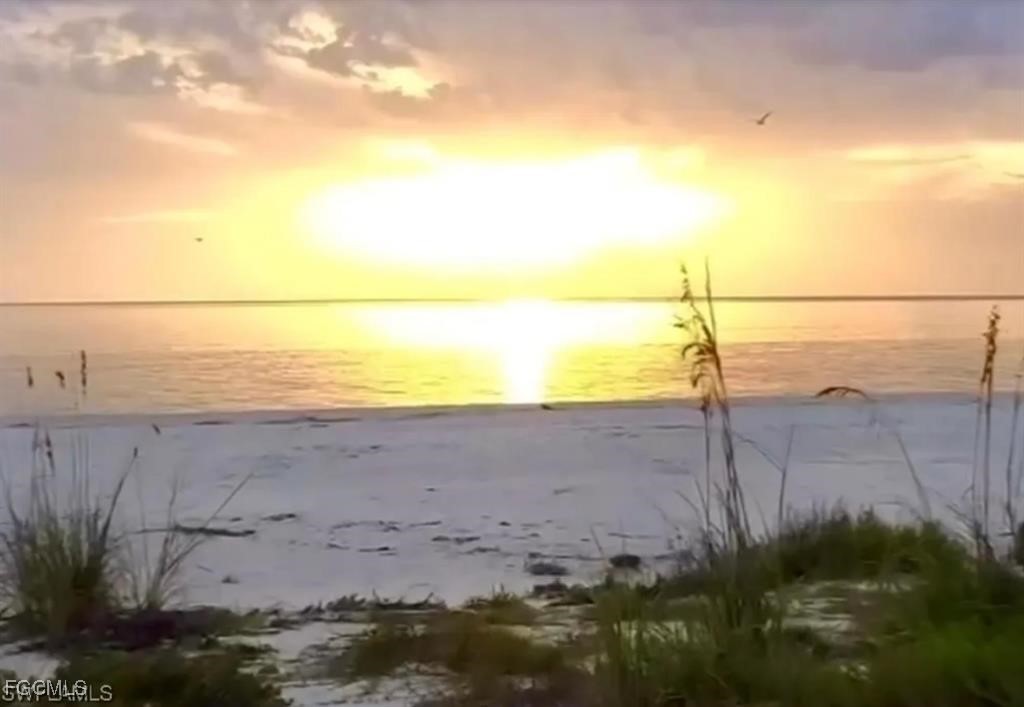 1 Bed Waterfront Home for Sale in Sanibel, photo 21