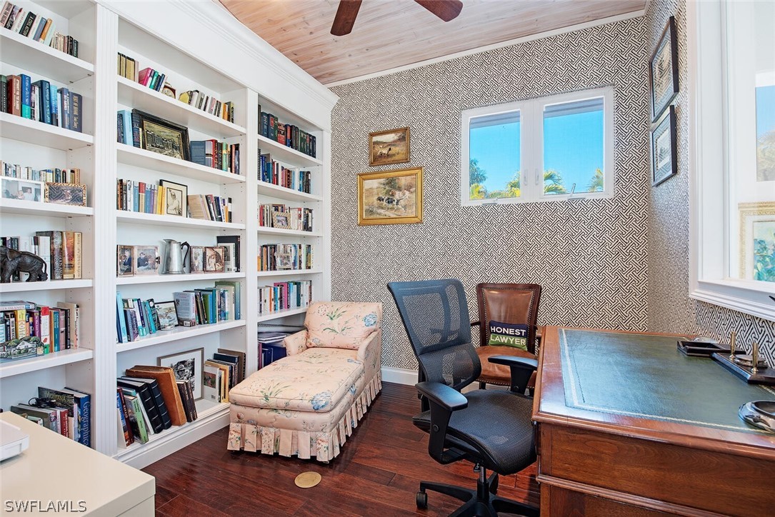 3 Bed Pool Home for Sale in Park Shore, photo 21
