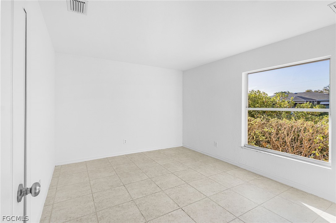 3 Bed Pool Home for Sale in Cape Coral, photo 21