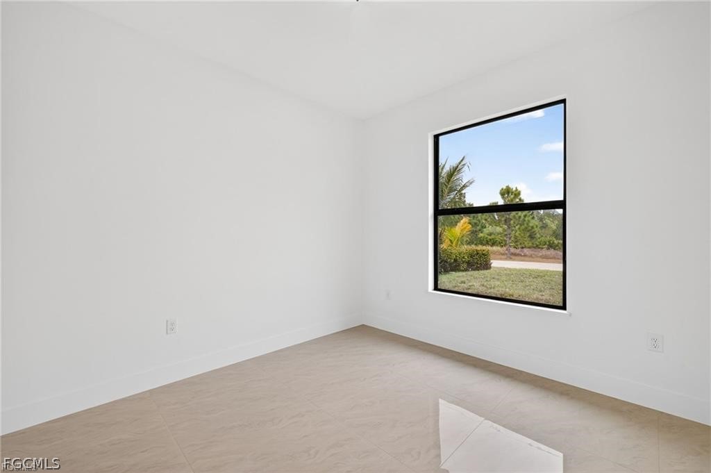 3 Bed SingleFamilyResidence for Sale in Lehigh Acres, photo 21