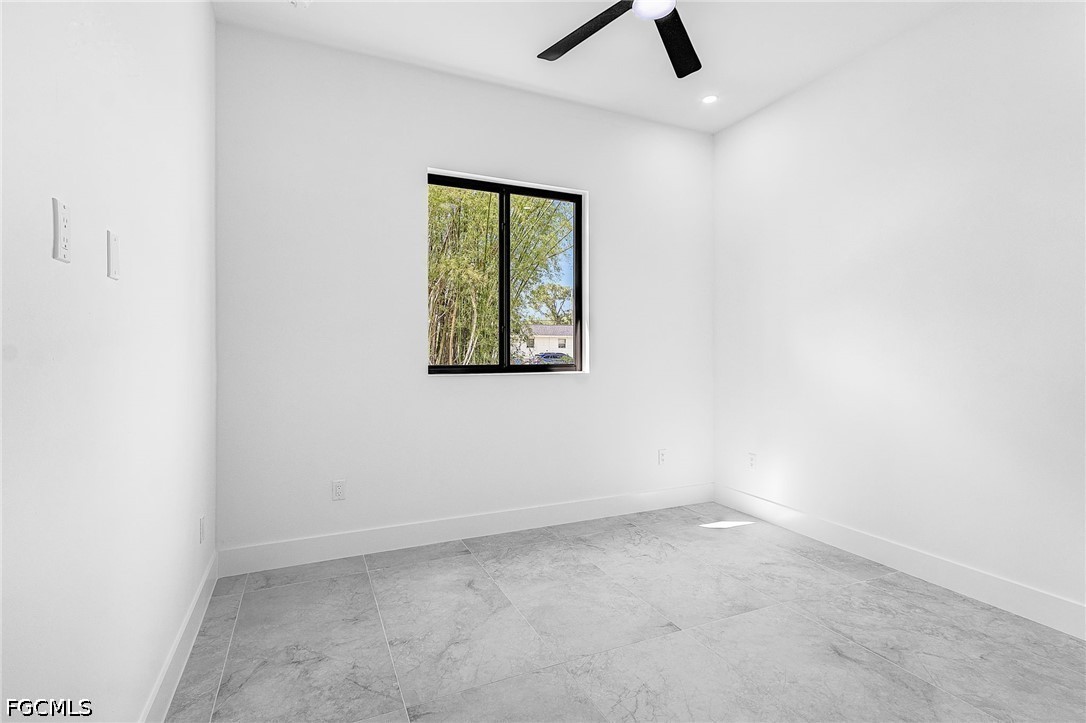 3 Bed SingleFamilyResidence for Sale in Lehigh Acres, photo 21