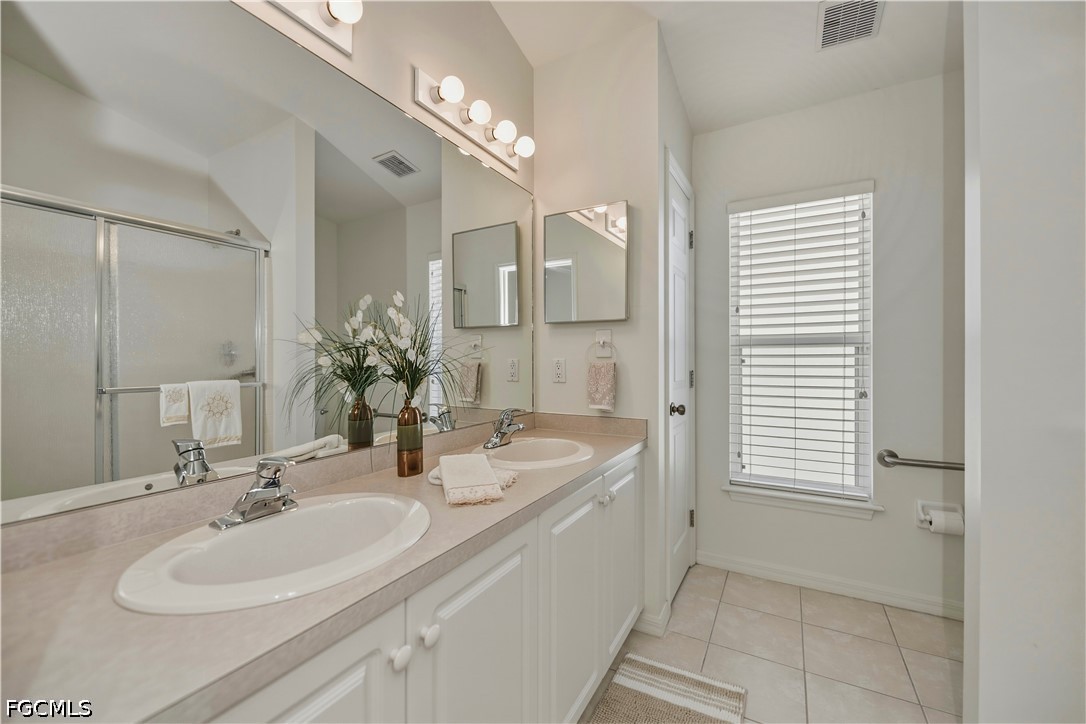 3 Bed SingleFamilyResidence for Sale in Fort Myers, photo 21