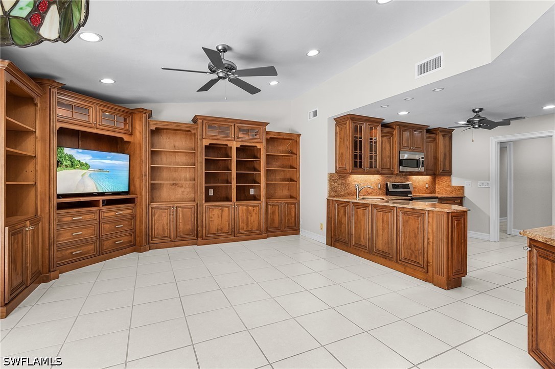 3 Bed Pool Home for Sale in Kings Lake, photo 21