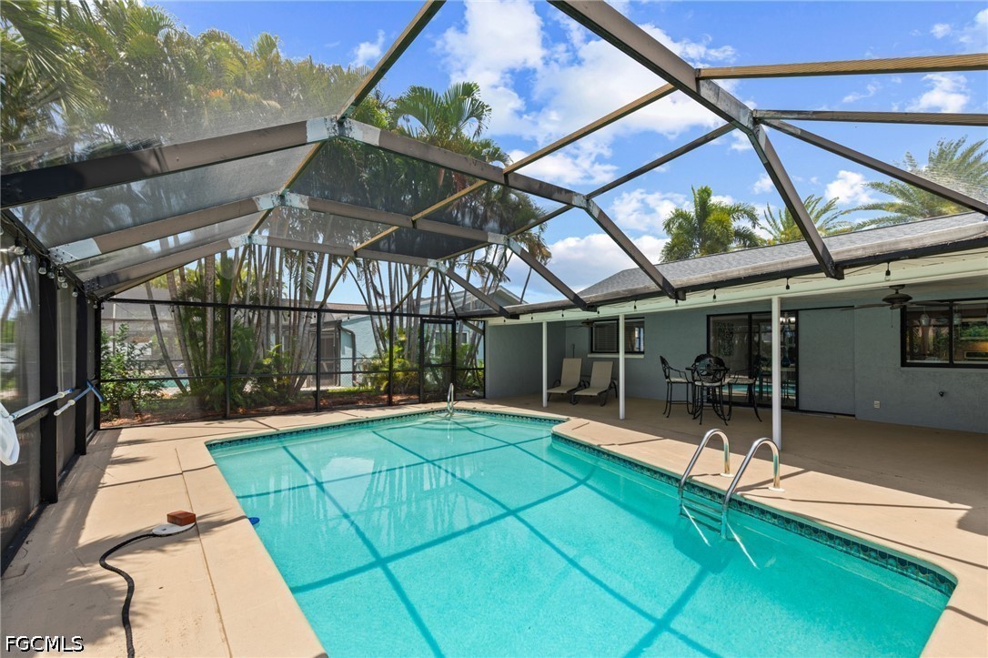 2 Bed Pool Home for Sale in Cape Coral, photo 21