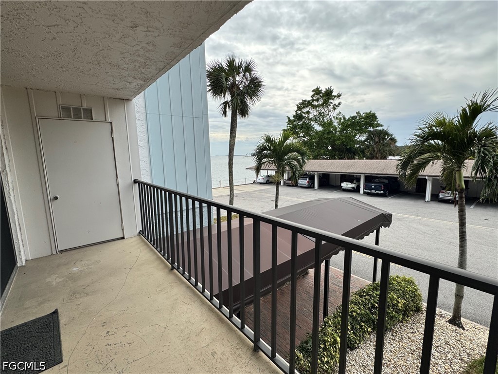 1 Bed Waterfront Home for Sale in Schooner Bay, photo 21