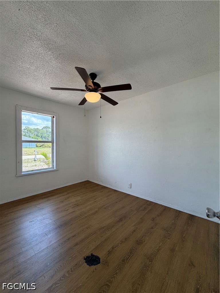 3 Bed SingleFamilyResidence for Sale in San Carlos Park, photo 21