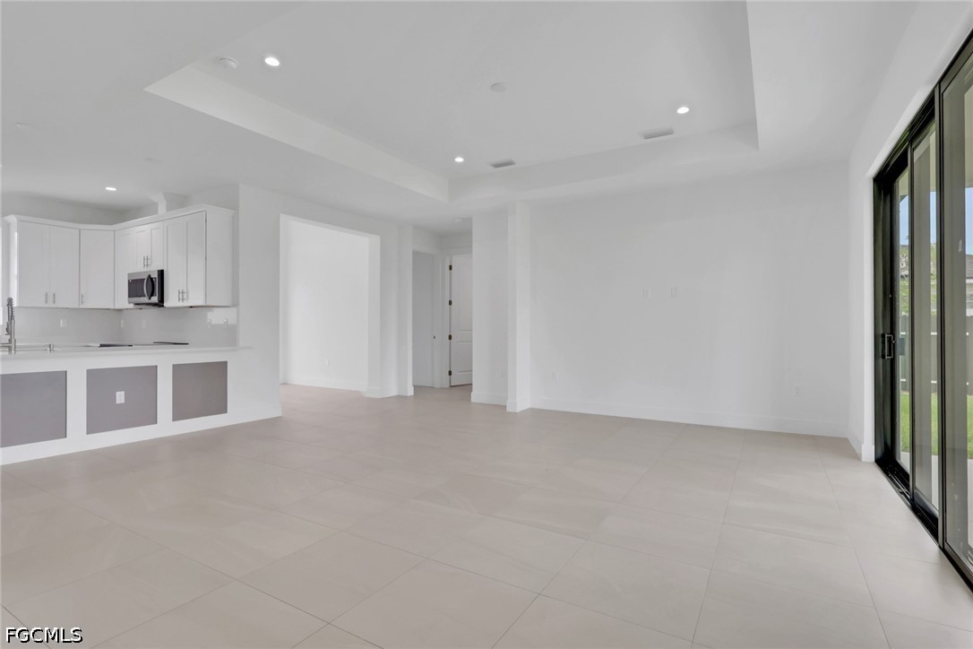 3 Bed SingleFamilyResidence for Sale in Cape Coral, photo 21