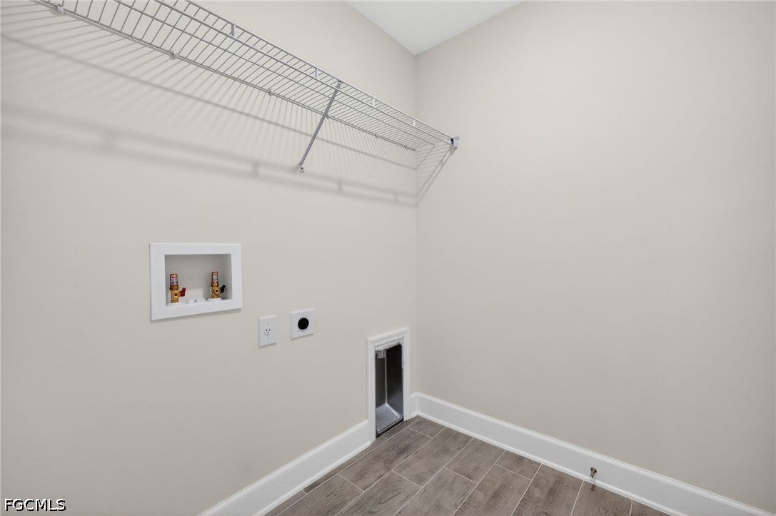 3 Bed SingleFamilyResidence for Sale in Cape Coral, photo 21