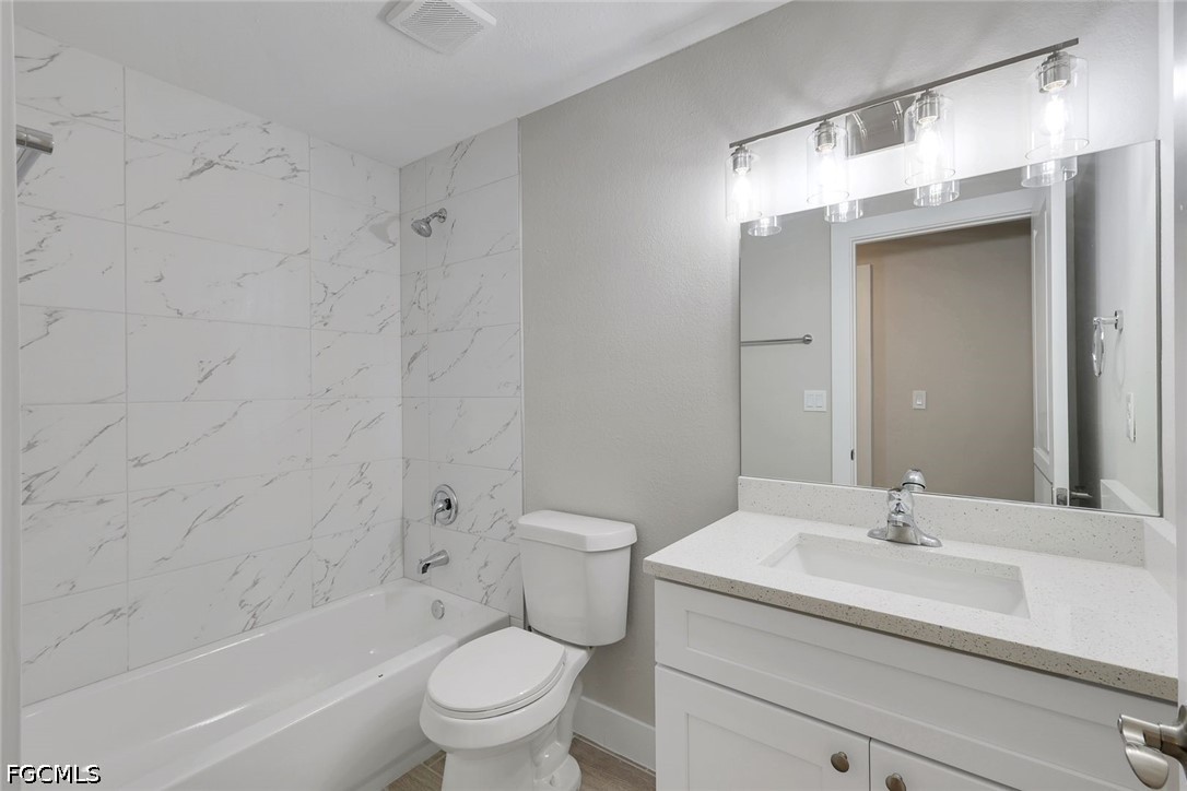 4 Bed SingleFamilyResidence for Sale in Cape Coral, photo 21