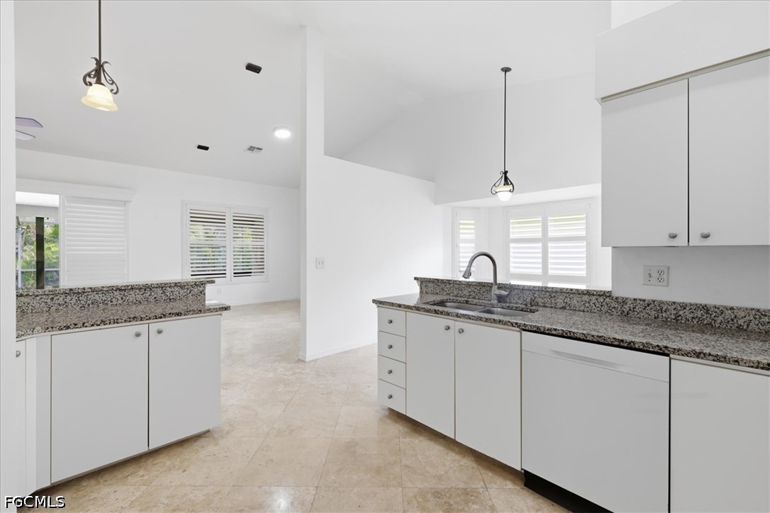 3 Bed SingleFamilyResidence for Sale in Fort Myers, FL — photo 21