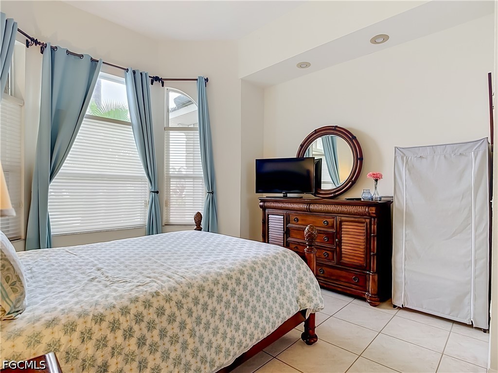 3 Bed Pool Home for Sale in Cape Coral, photo 21