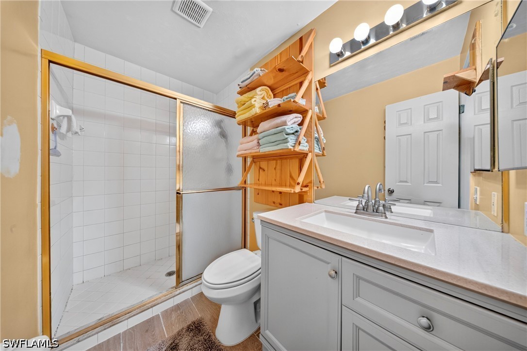 3 Bed SingleFamilyResidence for Sale in Heitmans, FL — photo 21