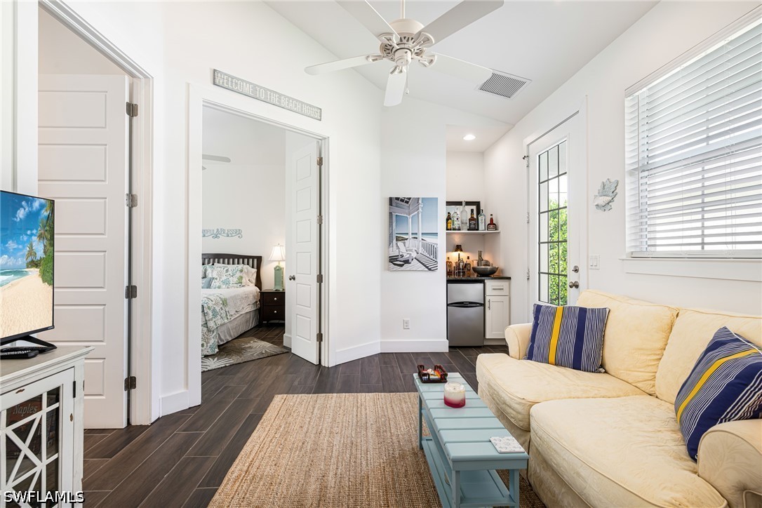 5 Bed SingleFamilyResidence for Sale in Kelly Plaza, FL — photo 21