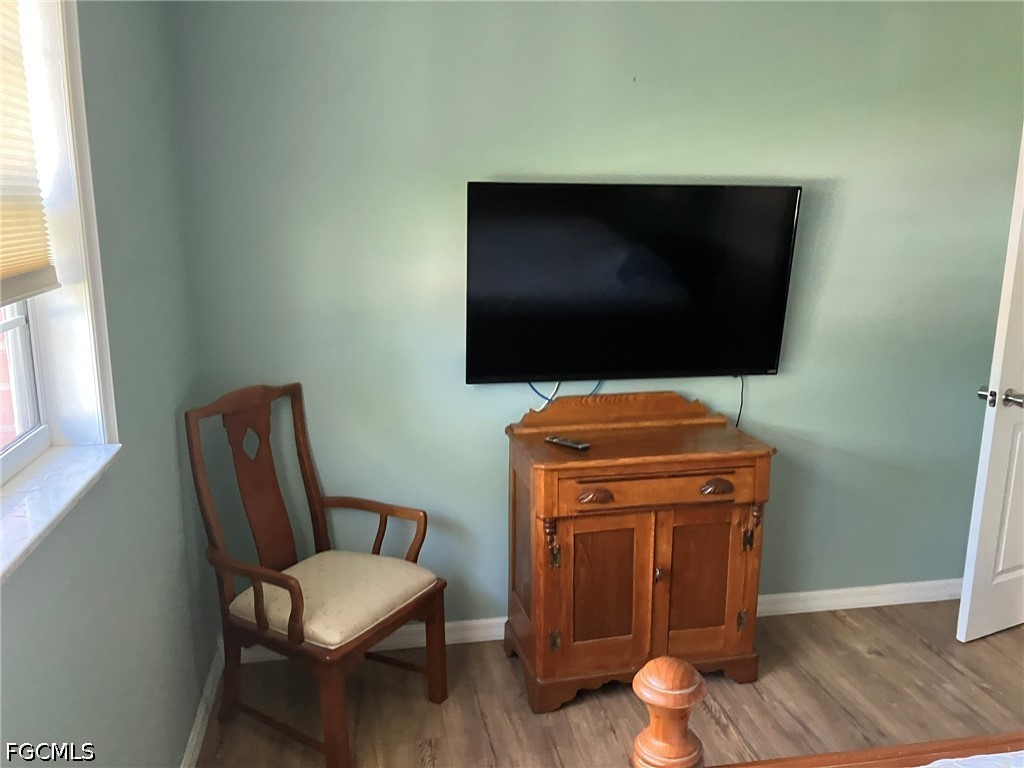 2 Bed Attached for Sale in Myerlee Circle Condo, FL, $1,900 — photo 21