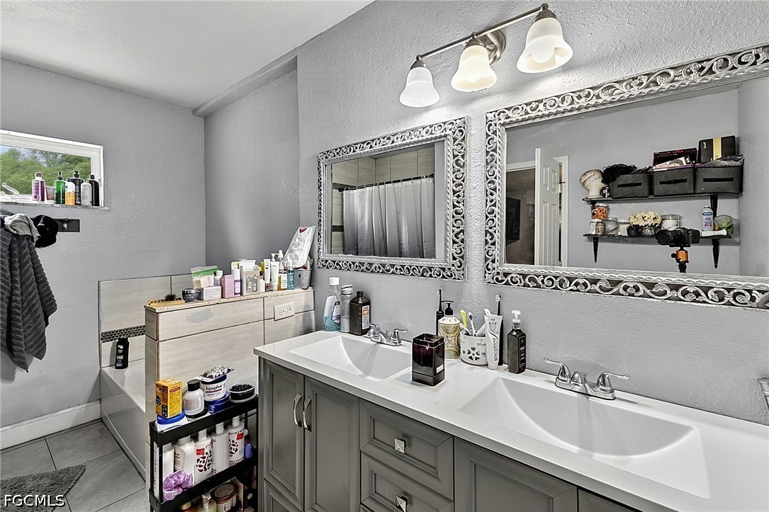 4 Bed SingleFamilyResidence for Sale in Rainbow Groves, photo 21