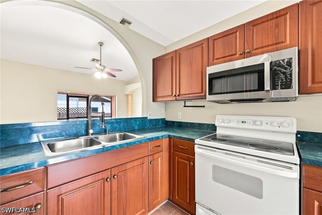 4 Bed Duplex for Sale in Heitmans, FL, $2,000 — photo 21