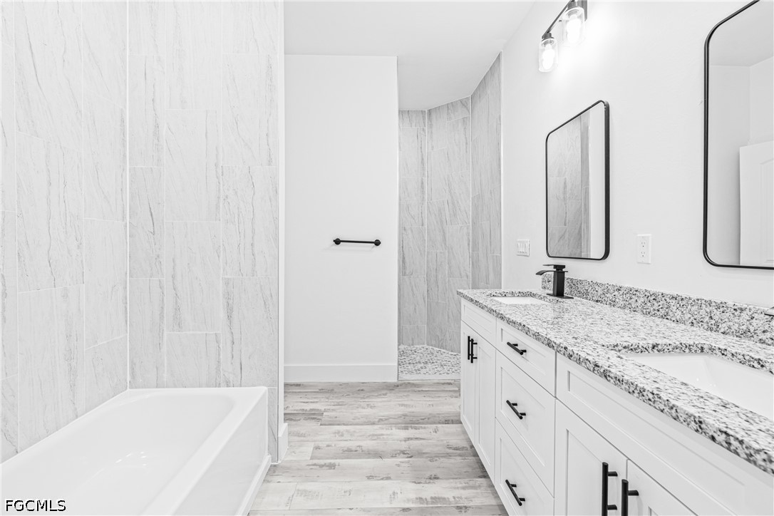 3 Bed SingleFamilyResidence for Sale in Fort Myers, FL — photo 21
