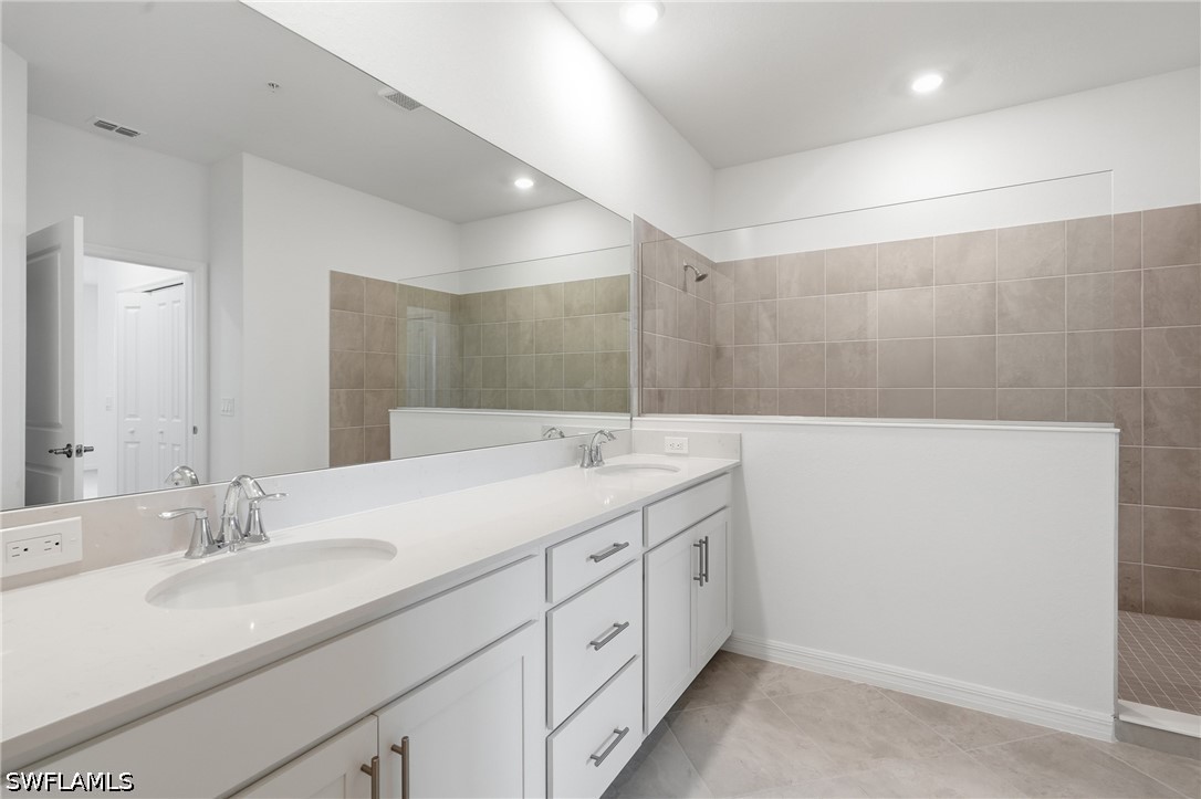 3 Bed Condominium for Sale in Webbs Reserve, FL, $2,500 — photo 21