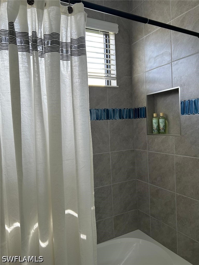 4 Bed SingleFamilyResidence for Sale in Maple Ridge, FL — photo 21