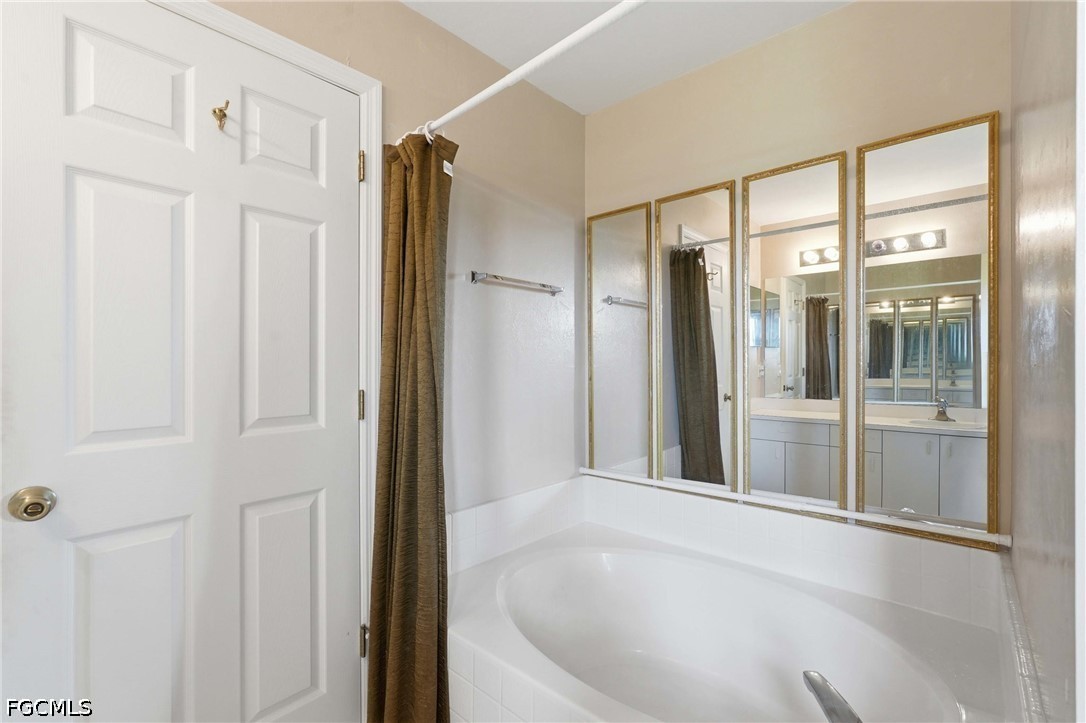 3 Bed SingleFamilyResidence for Sale in Lehigh Acres, photo 21