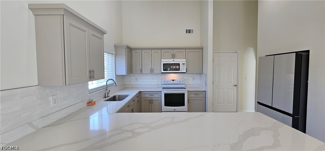 3 Bed Waterfront Home for Sale in Cape Coral, photo 21