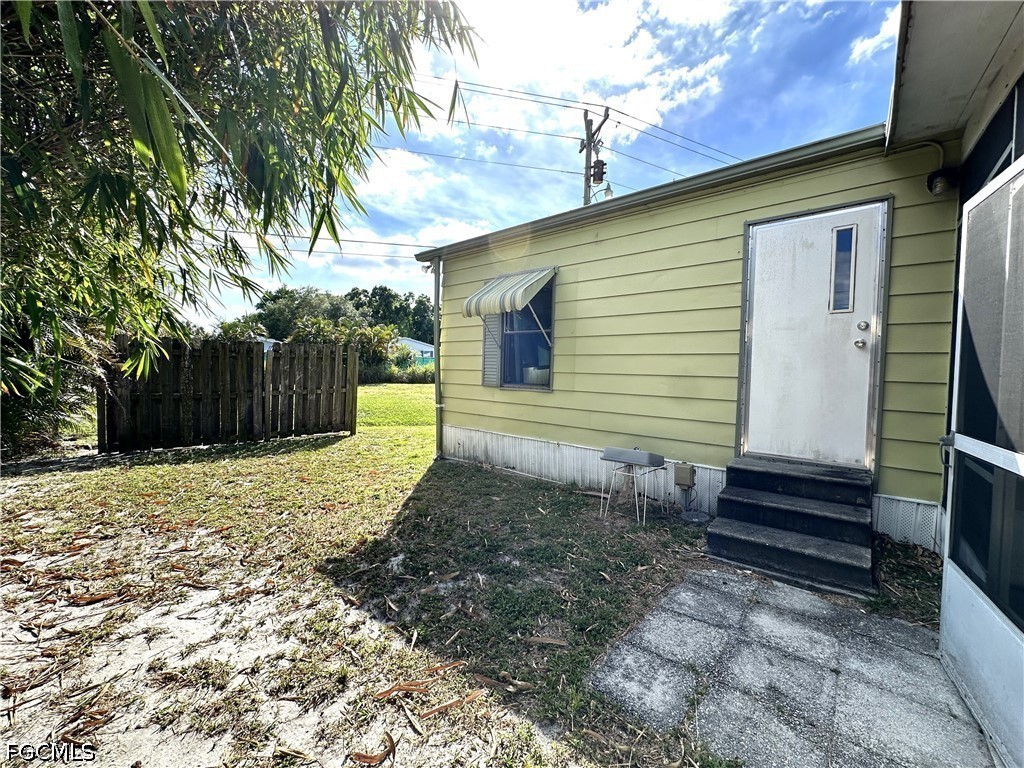 2 Bed ManufacturedHome for Sale in Mobile Manor, FL, $1,200 — photo 21
