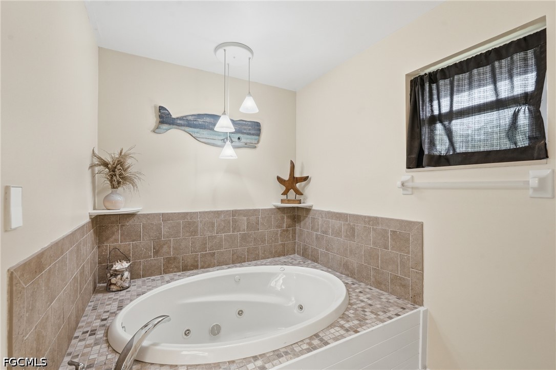 3 Bed Pool Home for Sale in Cape Coral, photo 21