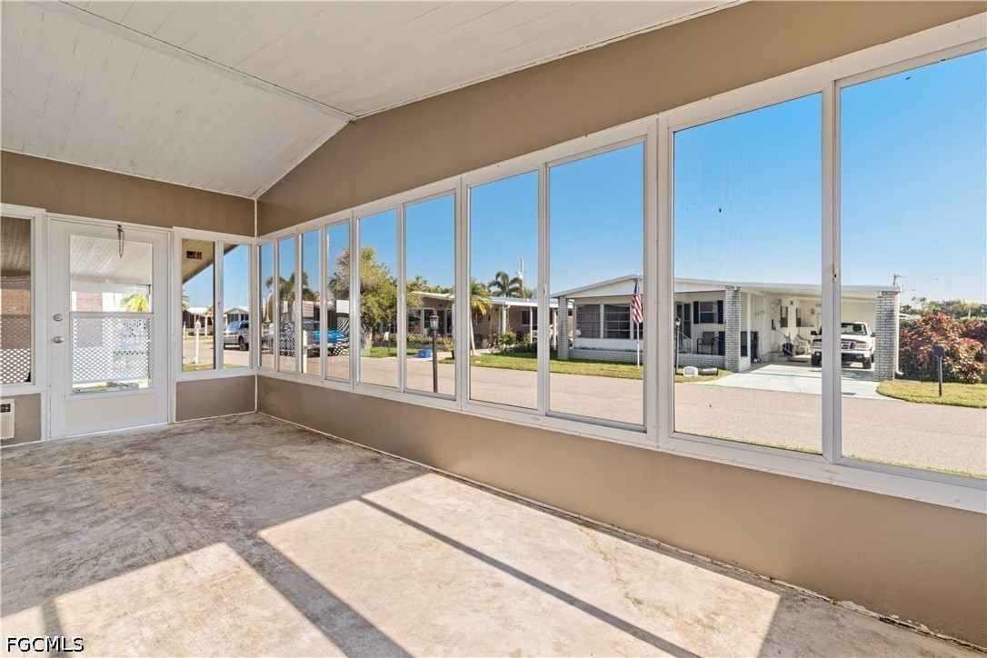2 Bed ManufacturedHome for Sale in Tamiami Village, photo 21