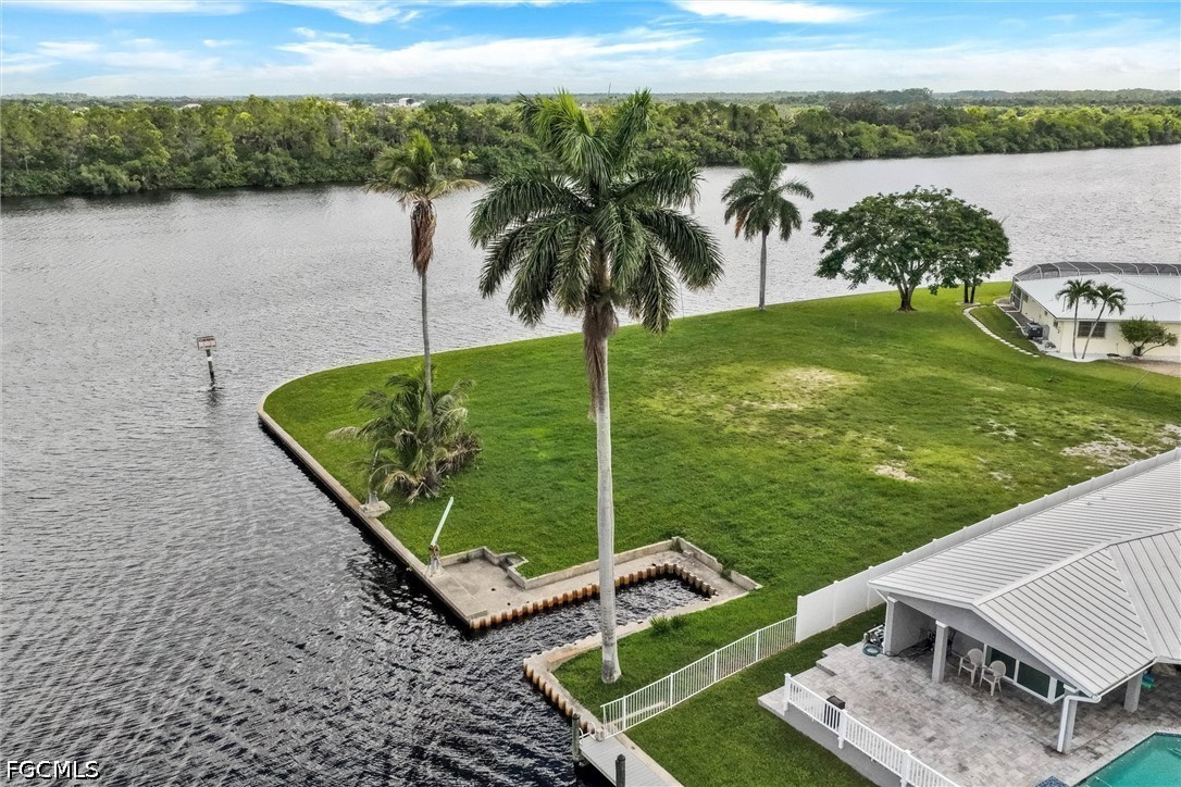Waterfront Home for Sale in Fort Myers Shores, photo 21