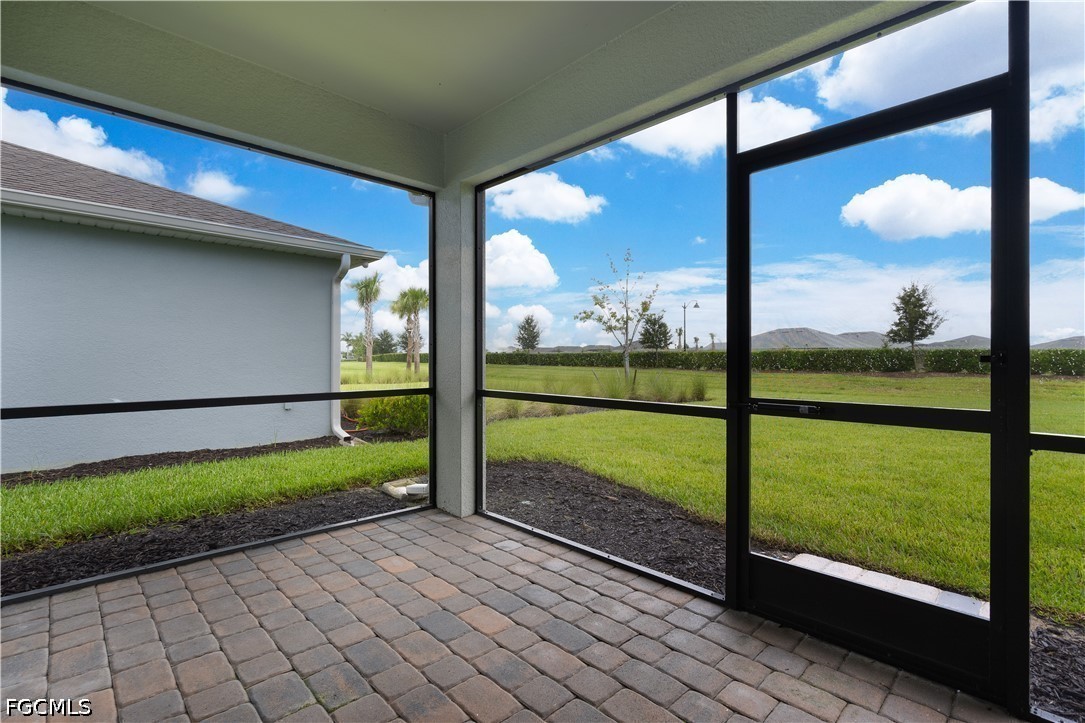 3 Bed SingleFamilyResidence for Sale in Northridge, photo 21