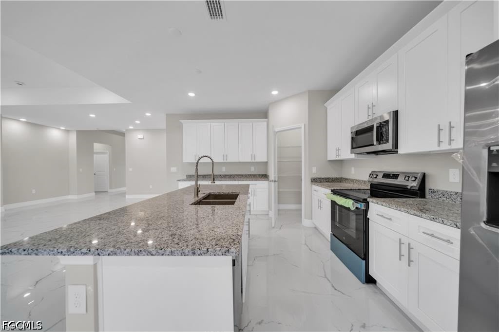 4 Bed SingleFamilyResidence for Sale in Lehigh Acres, photo 21