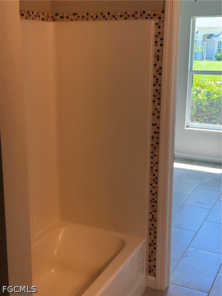 3 Bed SingleFamilyResidence for Sale in Cape Coral, photo 21