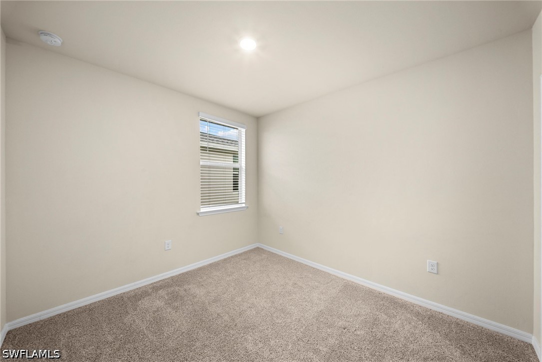 3 Bed SingleFamilyResidence for Sale in Crescent Lakes, photo 21