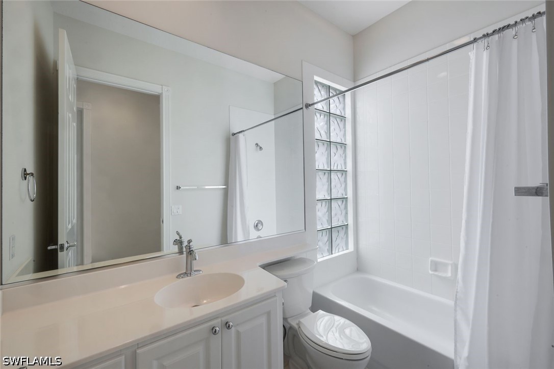 3 Bed Pool Home for Sale in Island Walk, photo 21